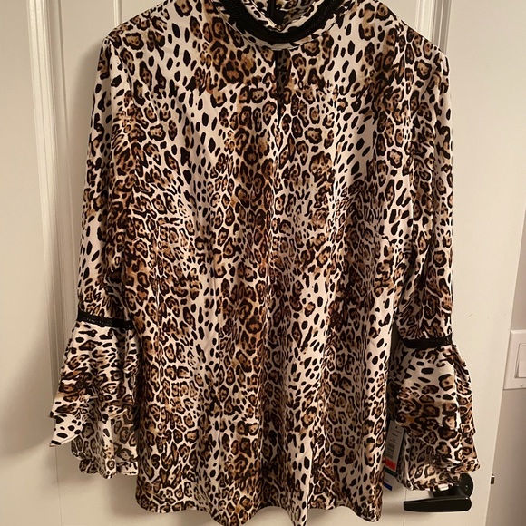 Animal print blouse with long sleeves - Picture 4 of 5